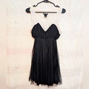 Hot Topic Women's White And Black Dress Size Medium